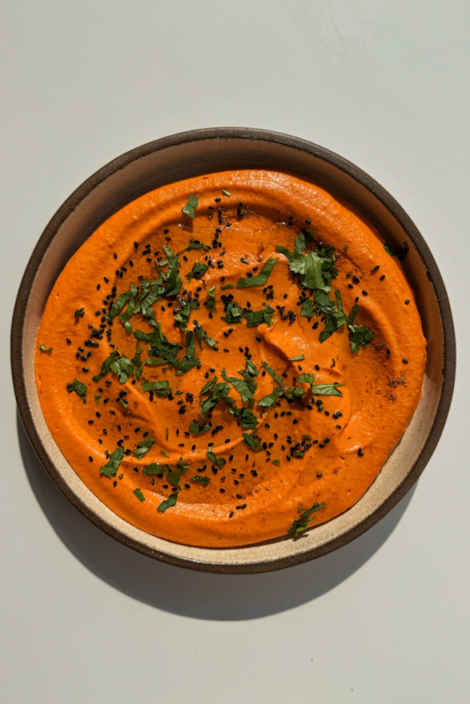 Humus de Pimiento Rojo Asado con 5 Ingredientes