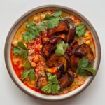 Tazón de Arroz con Harissa y Berenjena Pegajosa