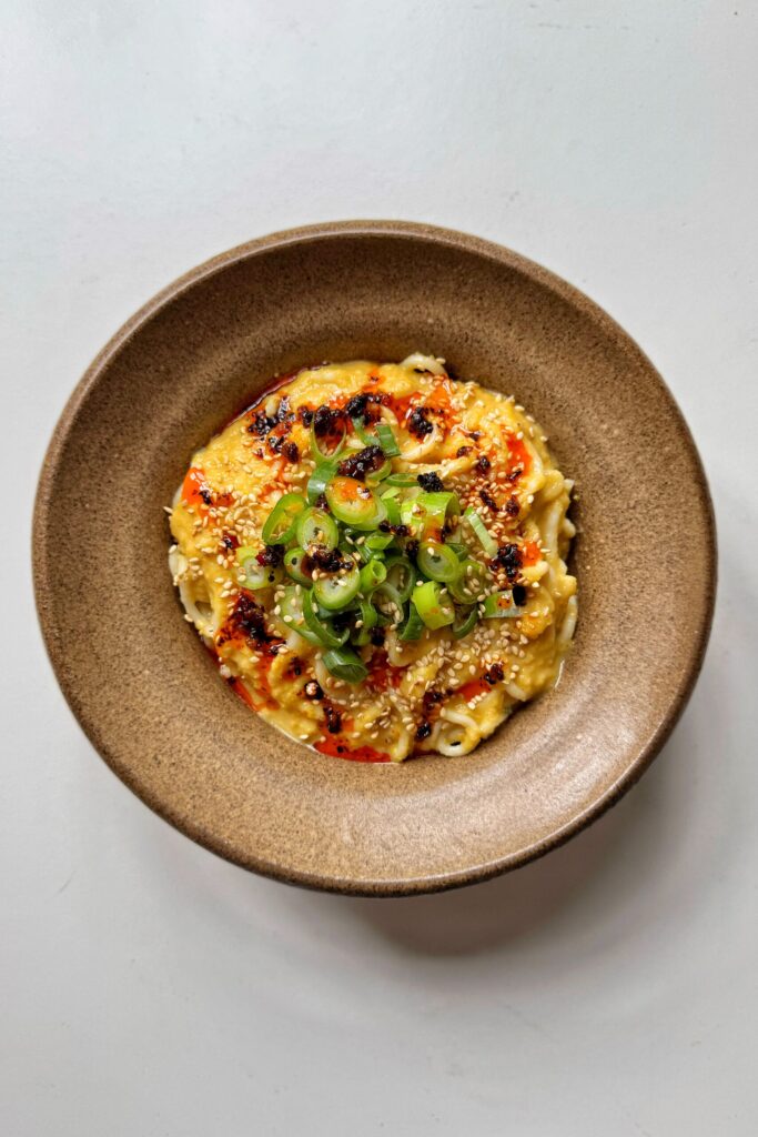 Fideos de Maíz con Miso Fácil | Miriada de Recetas